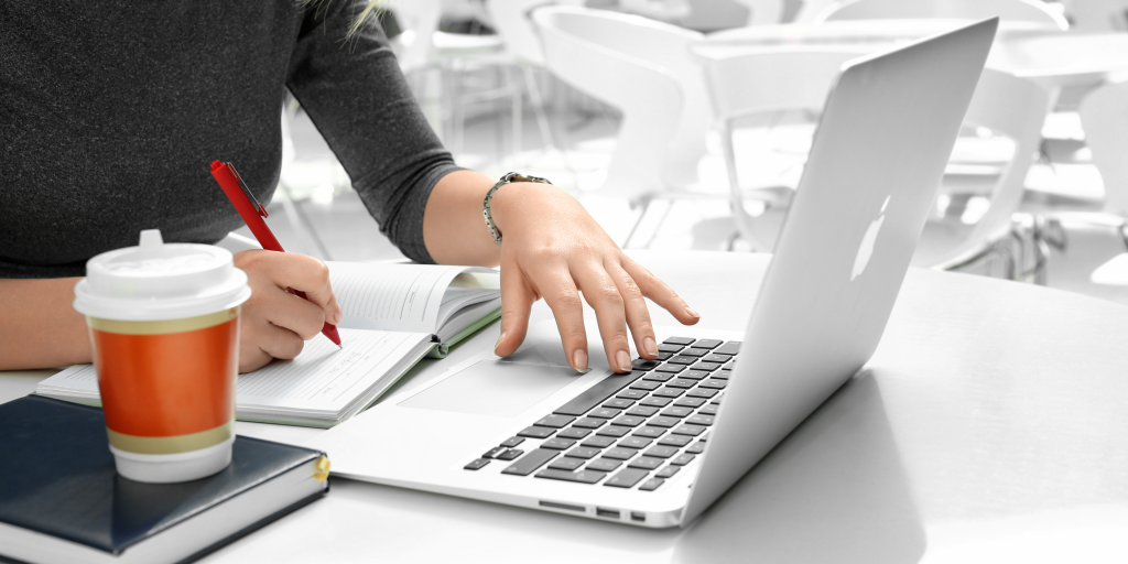 Tidak Hanya Sebuah Komputer: Alasan Mengapa MacBook Lebih dari Sekadar Laptop!